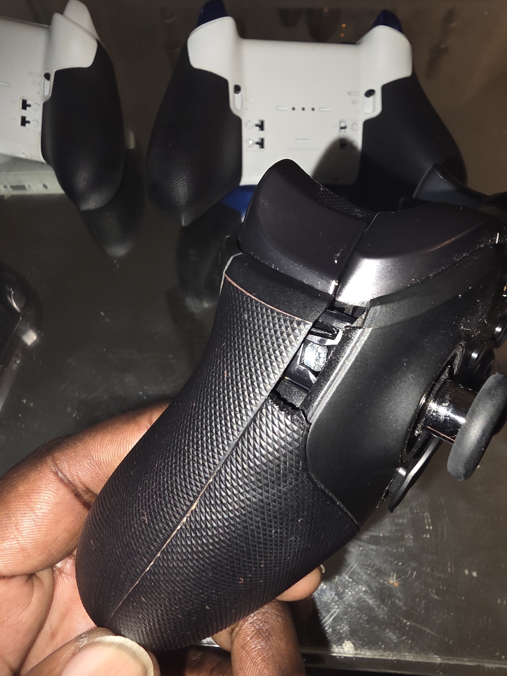 Xbox One Console  Bundle - Picture 8 of 8